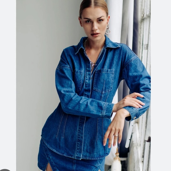 Torn by Ronny Kobo Stylish Denim button up blouse NEW - Picture 1 of 7